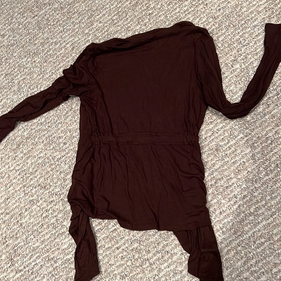 Brown light weight sweater, three quarter sleeves, Petite Size S. - Picture 2 of 4